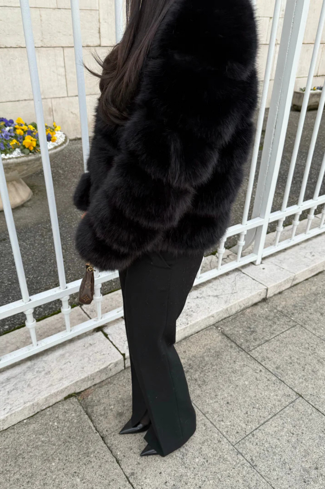 Fourrure noir manches longues