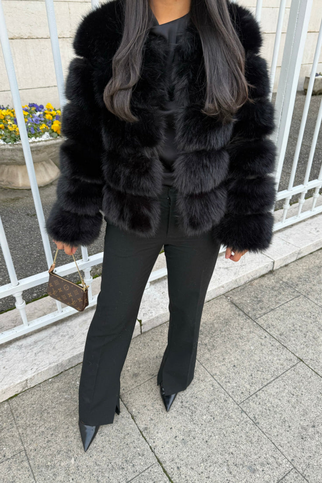 Fourrure noir manches longues